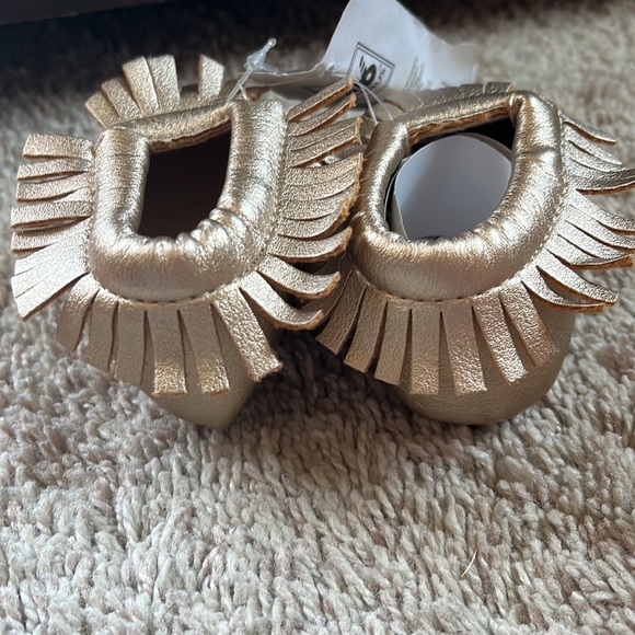 NWT Rose Gold Metallic Moccasins Booties Fall 0-6 months Size 1 - Picture 4 of 6